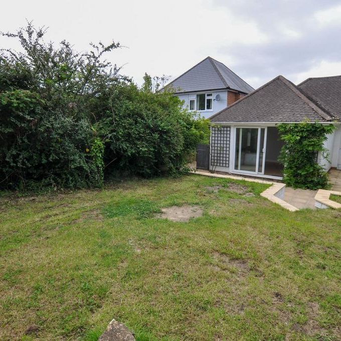 3 bedroom detached bungalow to rent - Photo 1