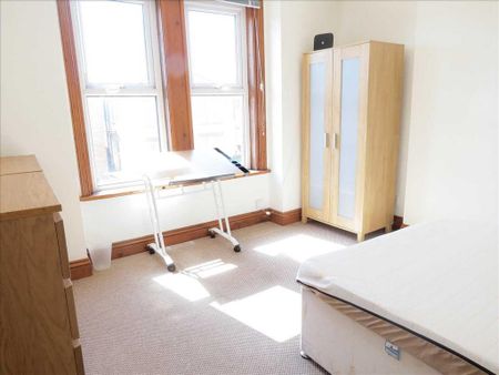 4 bedroom apartment to rent - Photo 4