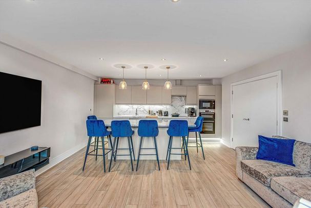 3 bedroom flat to rent - Photo 1