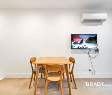 2408/500 Elizabeth Street, Melbourne - Photo 2