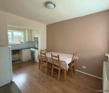 2 bedroom property to rent in Romford - Photo 5