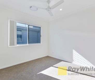3 Spring Lane, Helensvale QLD 4212 - House For Rent - $1,000 | Domain - Photo 6