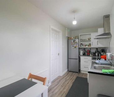West Royd Avenue, Shipley, BD18 - Photo 4