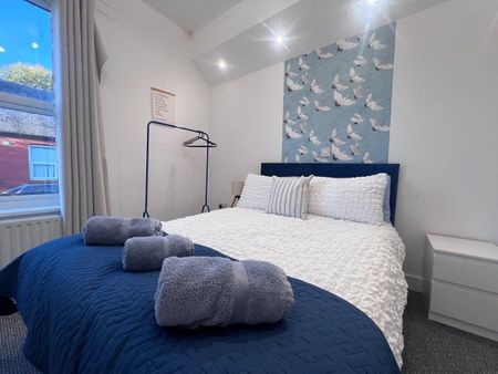 Room in a Shared House, Mildred St, M7 - Photo 2