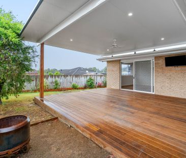 GREAT LOCATION AND OPEN PLAN LIVING - Photo 4