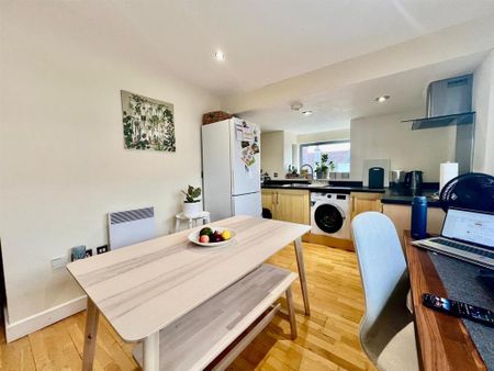 2 bedroom flat to rent - Photo 5