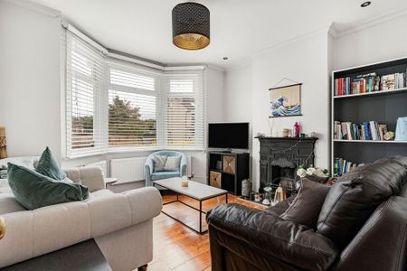 3 bedroom semi-detached house to rent - Photo 3