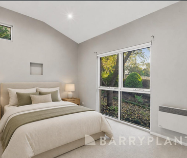 Spacious Family Home in a Prime Templestowe Lower Location - Photo 4
