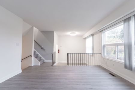 For Lease - 1040 Victoria Park Avenue, Toronto, Ontario - Photo 3