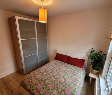 2 Bed Flat, Steele Road, E11 - Photo 2