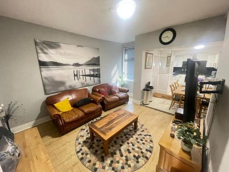 3 bedroom terraced house to rent - Photo 2