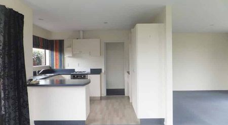 Spacious family home in Spreydon - Photo 3