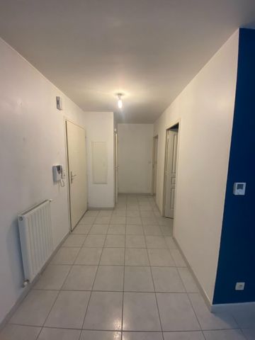 Appartement 2 pièces à louer Savigneux - 42600 / Réf: LA3542-COMPANY39997BYE - Photo 3