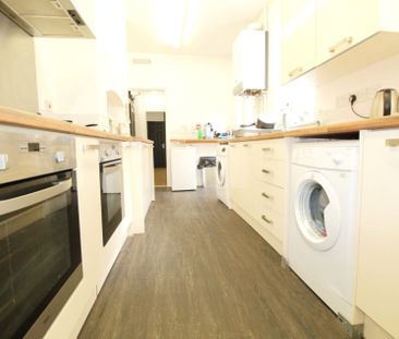 128 Monks Road, Lincoln, Lincolnsire, LN2 5PH, United Kingdom - Photo 1