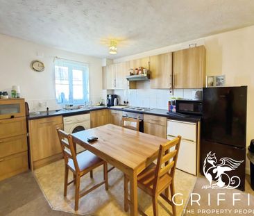 London Road, Grays, RM17 - Photo 3