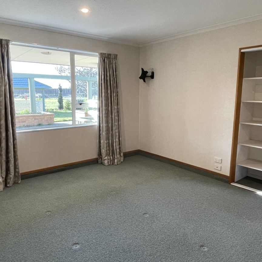 77 Johnstone StreetTinwald - Photo 1