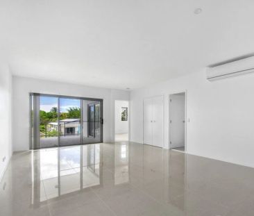 Beautiful Modern unit! - Photo 2