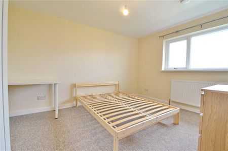 5 bedroom semi-detached house to rent - Photo 4