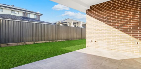 Beautifully Presented Family Home - Photo 2