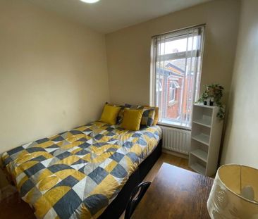 Balfour Avenue, Room 5, All Bills Included, Belfast, BT7 2EX - Photo 3