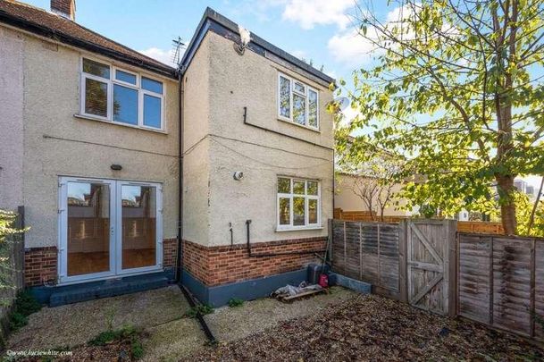 Grand Drive, SW20 - Photo 1