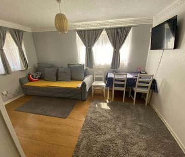 Chichester Close, Beckton, E6 - Photo 1