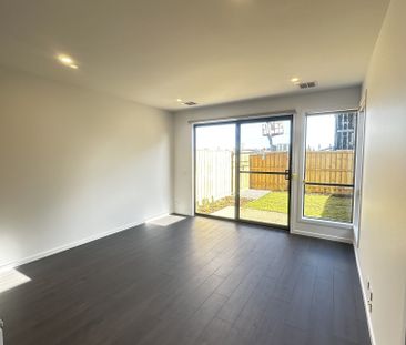 Perfect Home in Convenient Aintree Location. - Photo 2