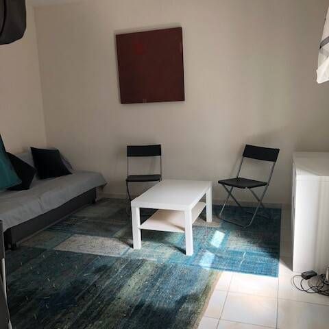 Studio de 23 m2 donnant sur cour intérieure . - Photo 1