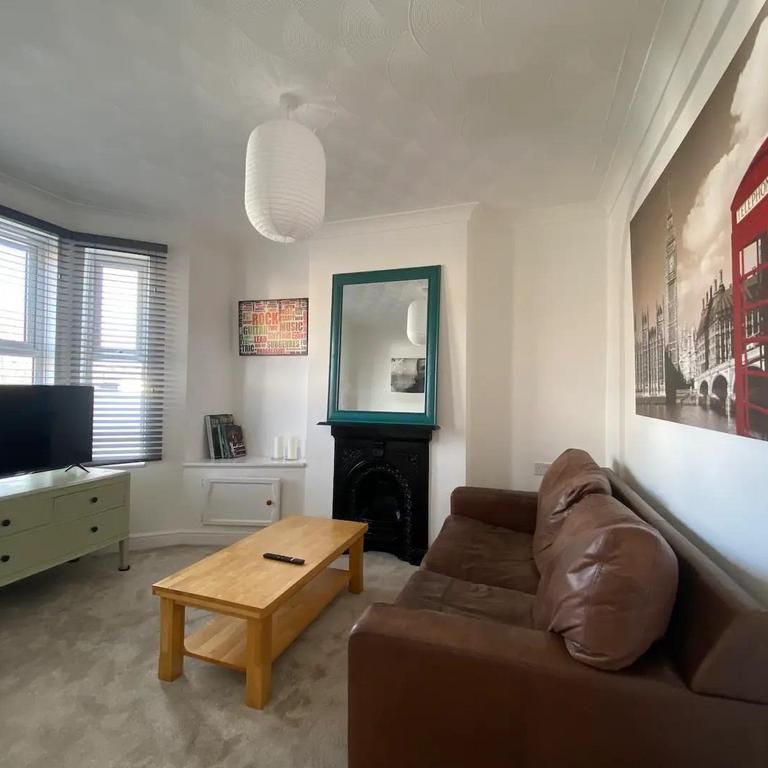 4 bedroom house to rent - Photo 1