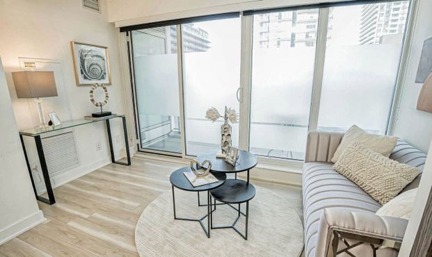 For Lease - 19 Bathurst Street Unit# 605, Toronto, Ontario - Photo 1