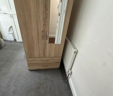 1 bedroom in a house share to rent - Photo 6