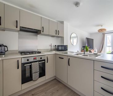 2 bedroom end of terrace house to rent - Photo 5