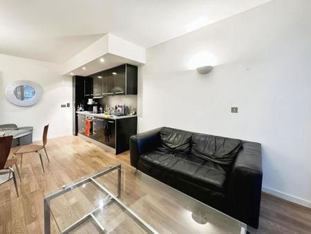 2 bedroom flat to rent - Photo 5