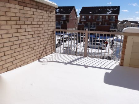 For Lease - 15 Cathedral High Street, Markham, Ontario - Photo 4