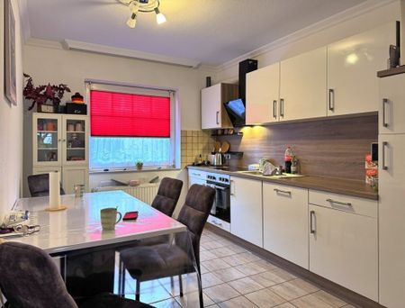 Reihenmittelhaus mit EBK, Garten und Carport in ruhiger, aber dennoch zentraler Lage von Aurich - Photo 4