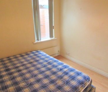 Student House, 30 Cairo Street, Queens Quarter, Belfast, BT7 1RE - Photo 6