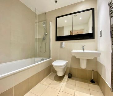 1 bedroom Flat To Let - Photo 2