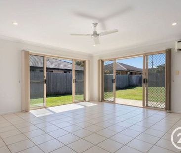 2x Living Areas + Large Yard - Photo 1