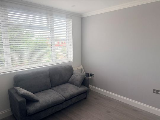 Room in a Shared House, Overton Road, E10 - Photo 1