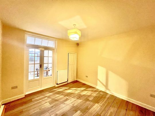 4 bedroom semi-detached house to rent - Photo 1