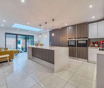 Rosslyn Park, Weybridge, Surrey, KT13 - Photo 4
