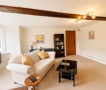 3 bedroom semi-detached house to rent - Photo 2