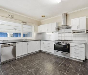 Beautiful Sunny Home in a Prime Glenorchy Location - Photo 6