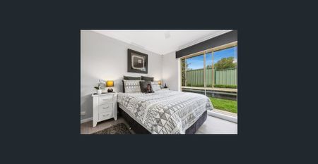 Great family home in perfect central location ! no car required !! - Photo 4