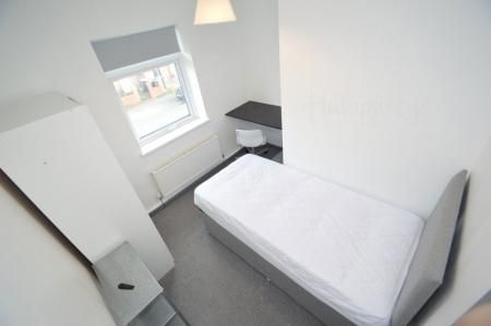 Bradford Crescent, Gilesgate - Photo 5