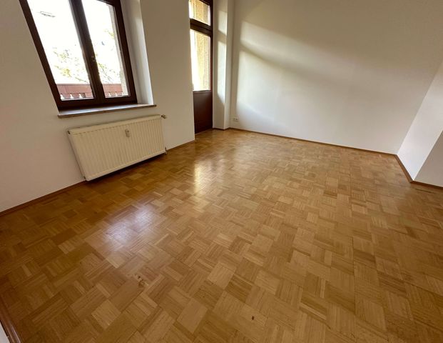Mit Lift ins 3. OG - Parkett - Fittnessraum im Haus !!! - Foto 1