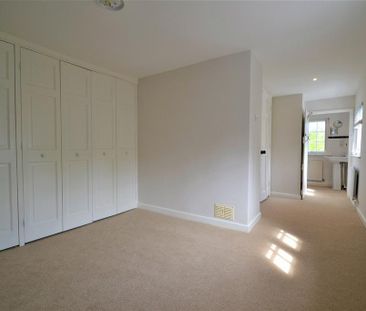 3 bedroom detached house to rent - Photo 5