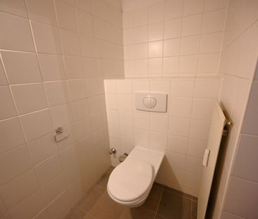 Direkt im Zentrum - 2 Zimmer Wohnung mit großem begehbaren Schrank ... - Photo 2