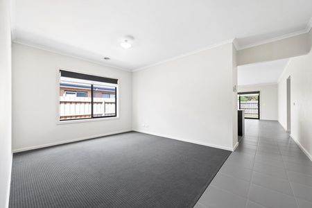 26 Chestnut Street, Aintree VIC 3336 - Photo 3