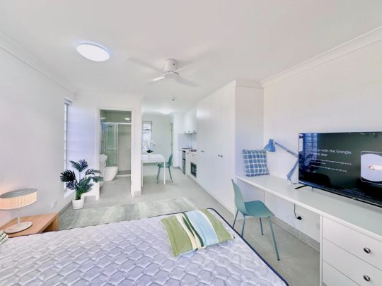 Large Studio*A-08009 - Photo 1